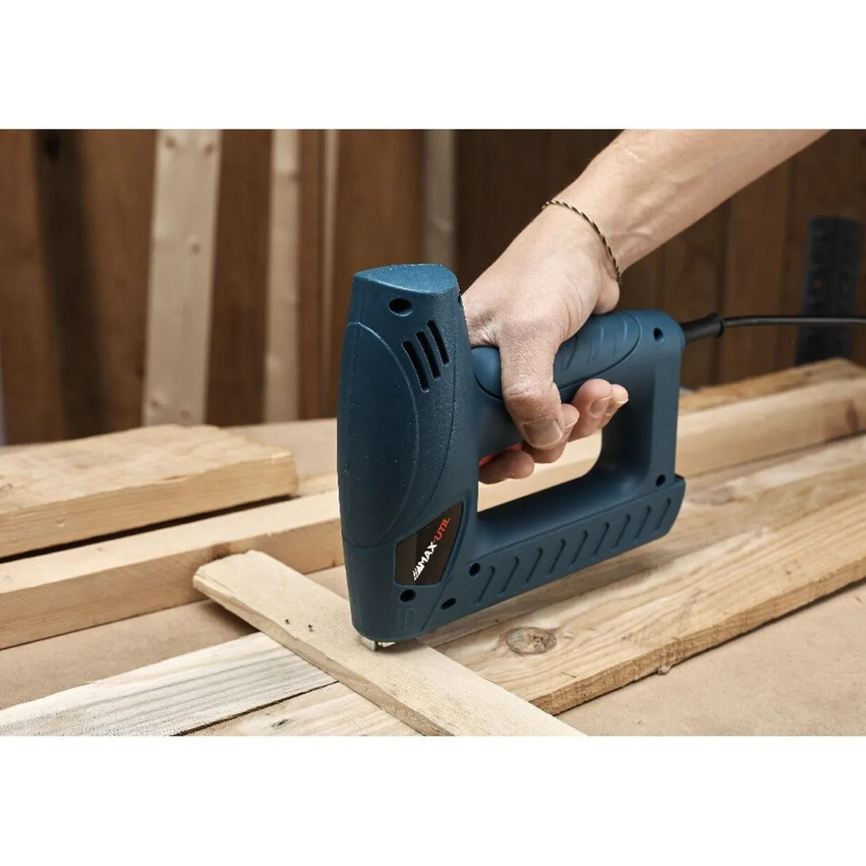 Clearance Gifi Agrafeuse cloueuse et accessoires