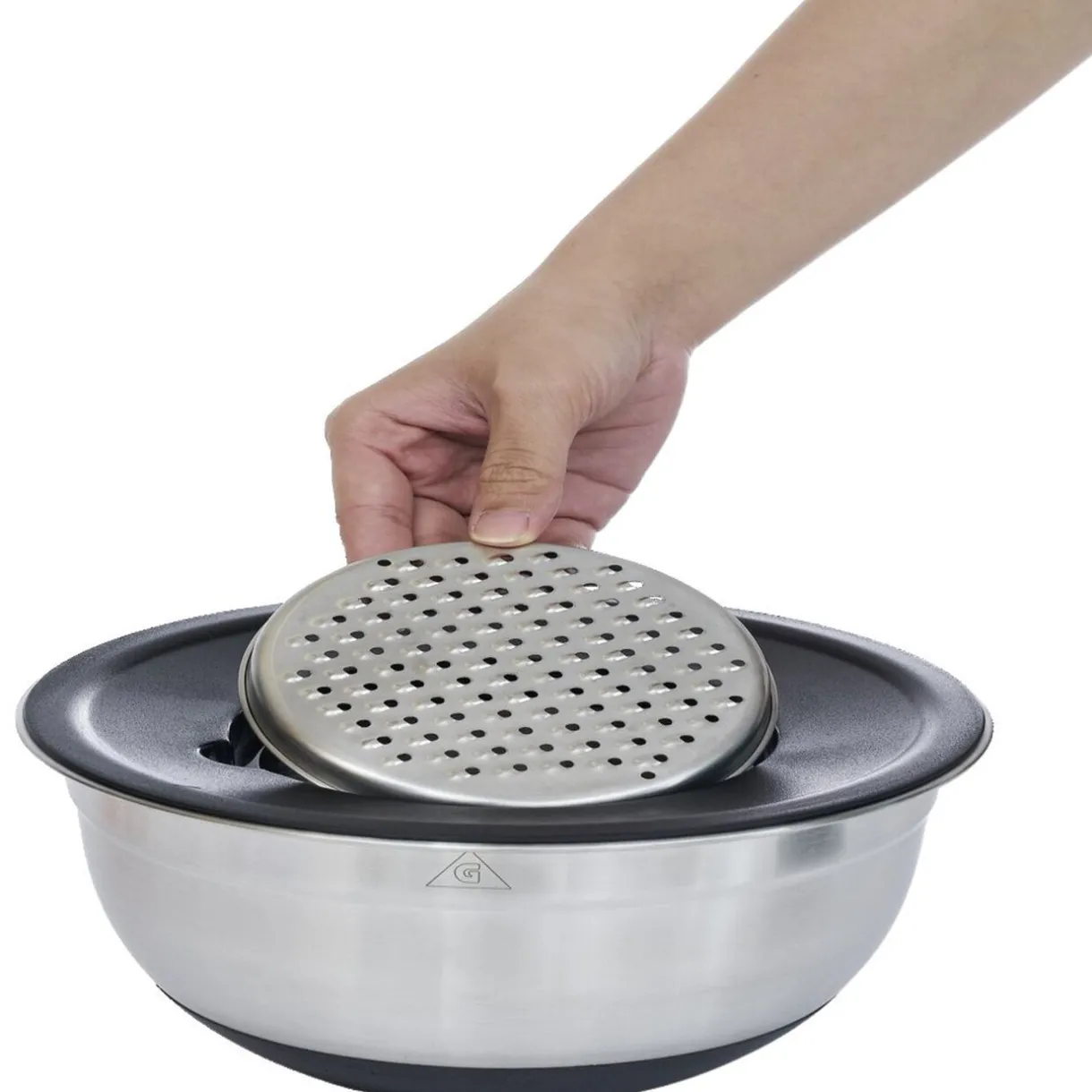 Bol à mixer inox avec base silicone et 3 râpes Ø22xH11,2cm^Gifi Hot