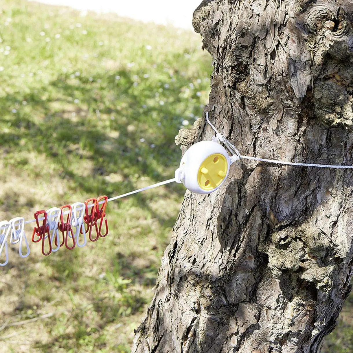Entretien Du Linge|Gifi Enrouleur corde à linge rétractable 8 m jaune et blanc