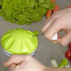 Hachoir manuel et batteur^Gifi