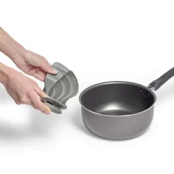 Passoire casserole à clips silicone gris^Gifi Discount