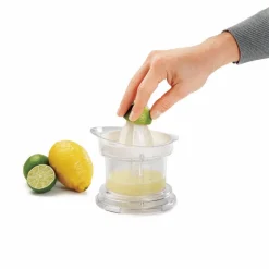 Presse agrumes Metaltex transparent couvercle blanc 2 cônes^Gifi Outlet