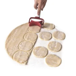 Rouleau découpe pâte rond^Gifi Discount