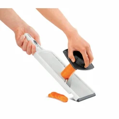 Râpe multiusage Metaltex mandoline 6 épaisseurs de coupe^Gifi Discount