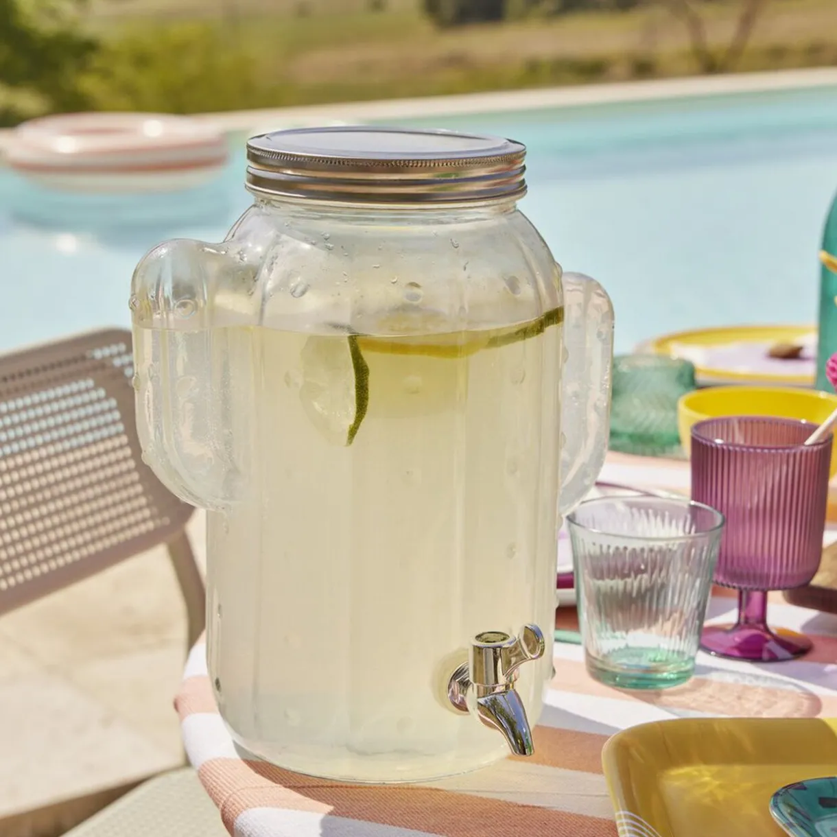 Verre à pied strié 300ml plastique Ø8xH12,5cm- 3 coloris^Gifi